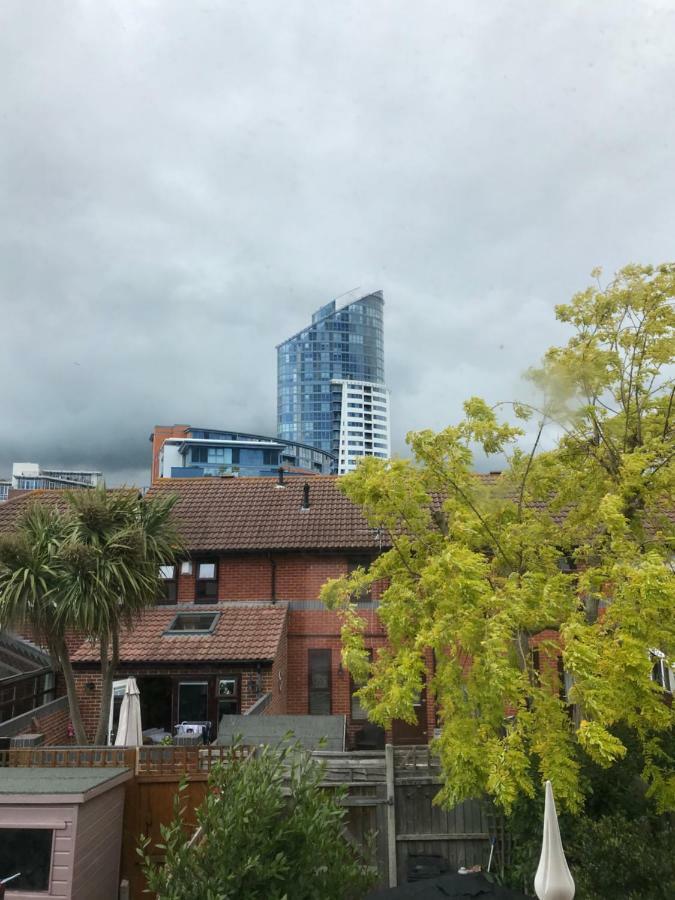 Gunwharf Quays Holiday Homes بورتسماوث المظهر الخارجي الصورة